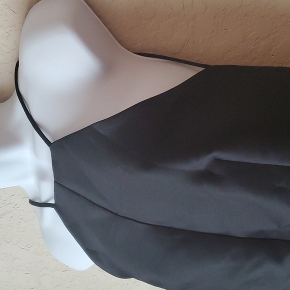 4/$30 **NWT Fashion Nova buttercup satin dress size L (slight imperfecti… - Picture 4 of 13